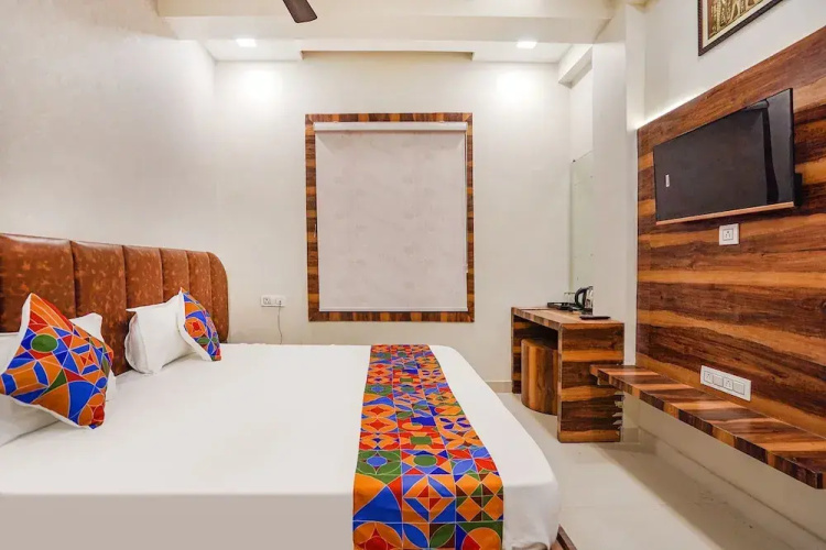 Fabhotel Ts Inn