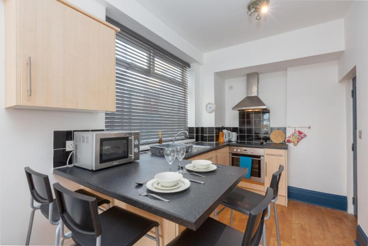 2 Bedrooms Apartment