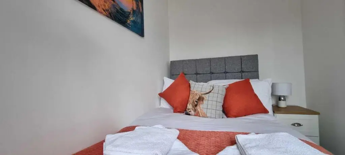 Near City Centre 4 Bed 2 Bath House with Parking, Digbeth, Birmingham