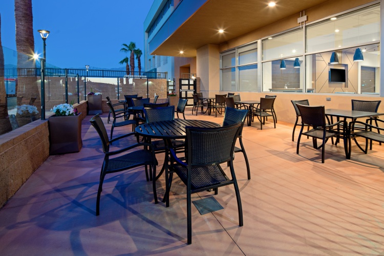 Holiday Inn Express & Sts Palm Desert - Millennium photo 24