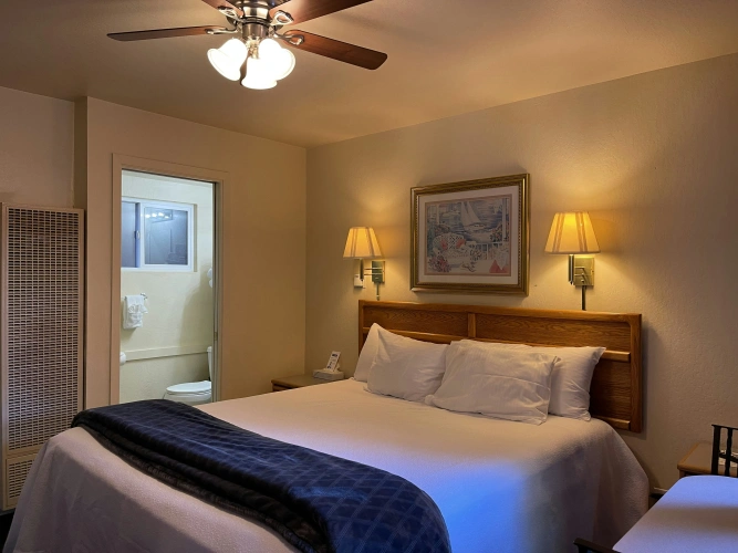 Crown Motel