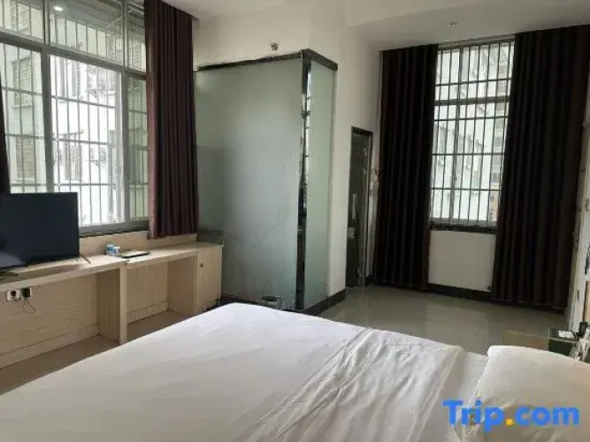Star River Bay Hotel, Baise