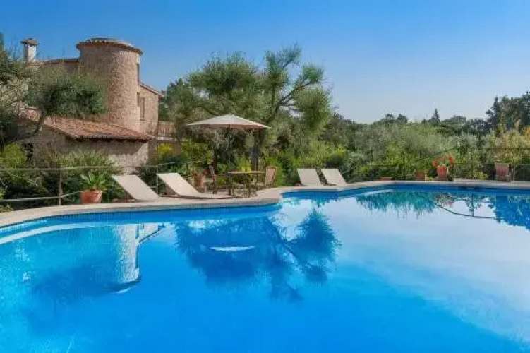 Villa Cuarterades