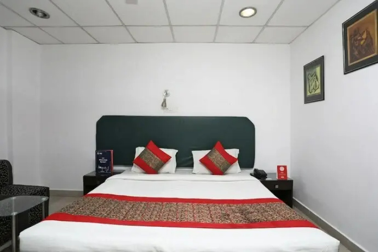 OYO 14777 White Tiger Villa