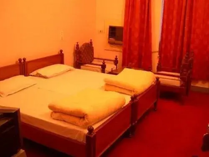 Hotel Padmini Nivas