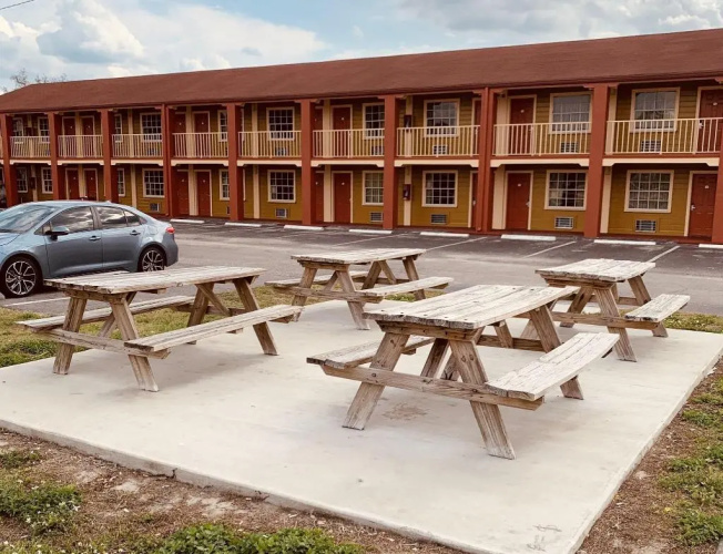 Econo Lodge  Inn & Suites Maingate Central photo 20
