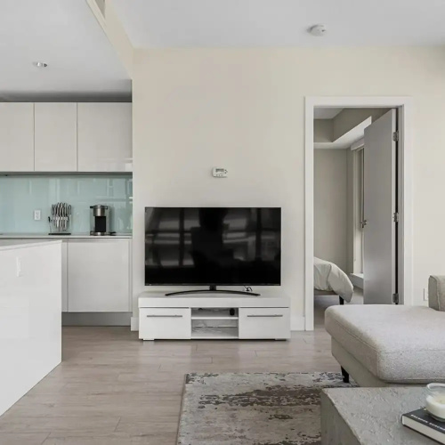 DT Upscale Corner Unit Tower Views Free Parking