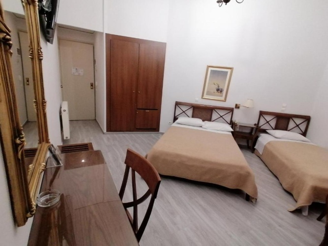 Standard Triple room