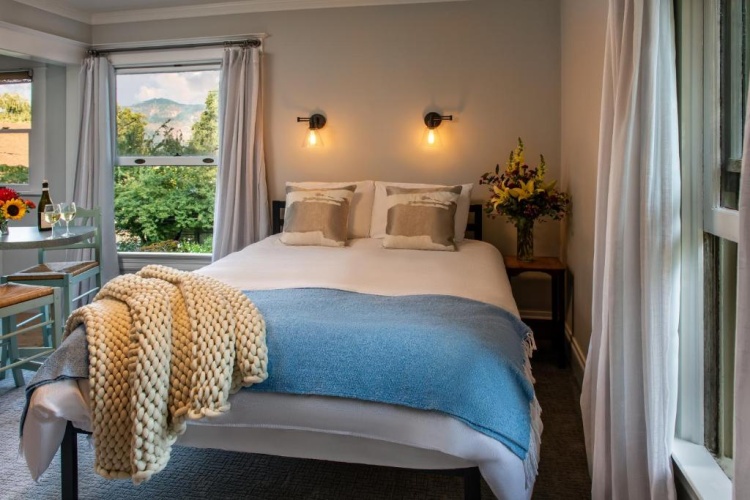 Suite with garden view