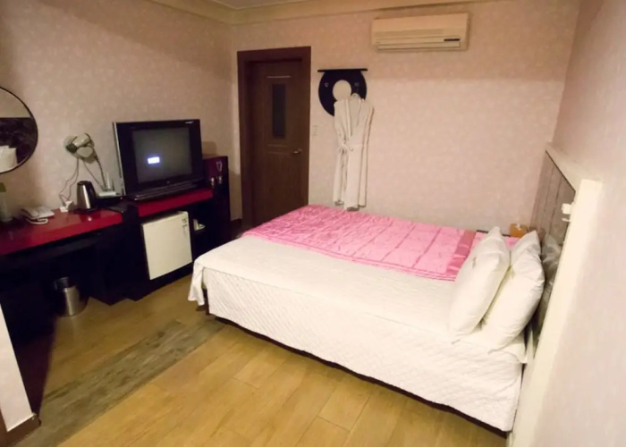 Ritz Hostel
