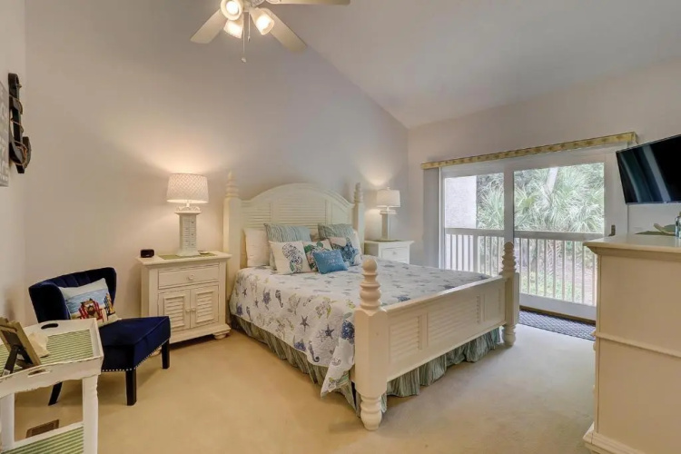 1504 Shipmaster 2 BR Condo Shipyard