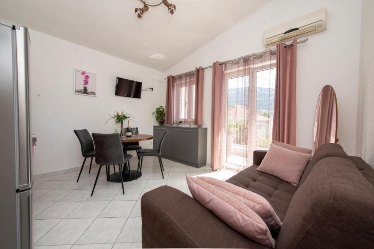 1 Bedroom Comfort Apartment with balcony and with sea view