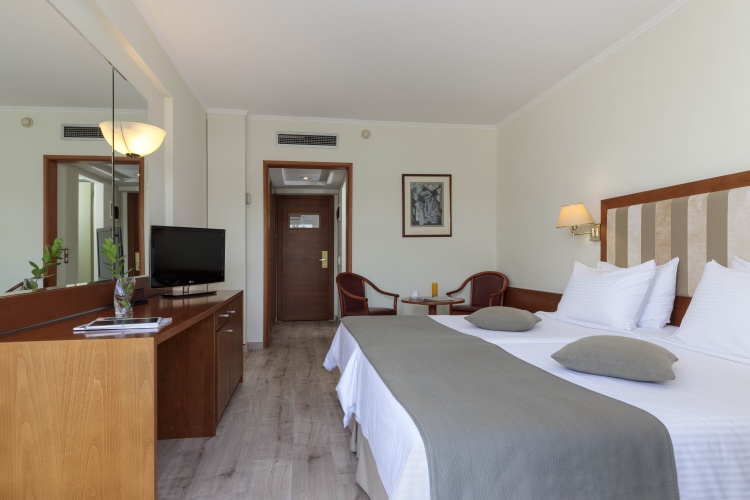 Best Western Plus Hotel Plaza photo 6