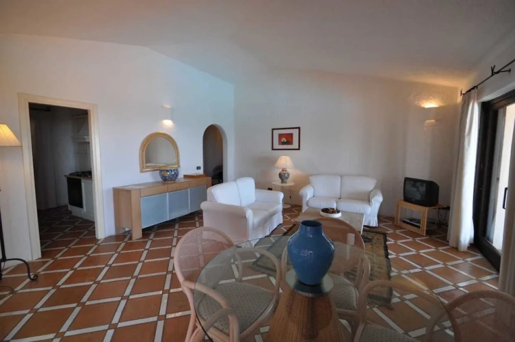 5 Bedrooms Villa