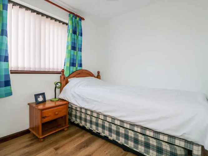 2 Waxham Court