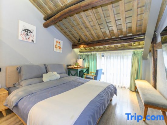 5 Bedrooms Standard Family room