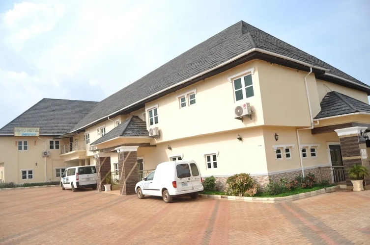 Ne-Yo Hotel and Suites