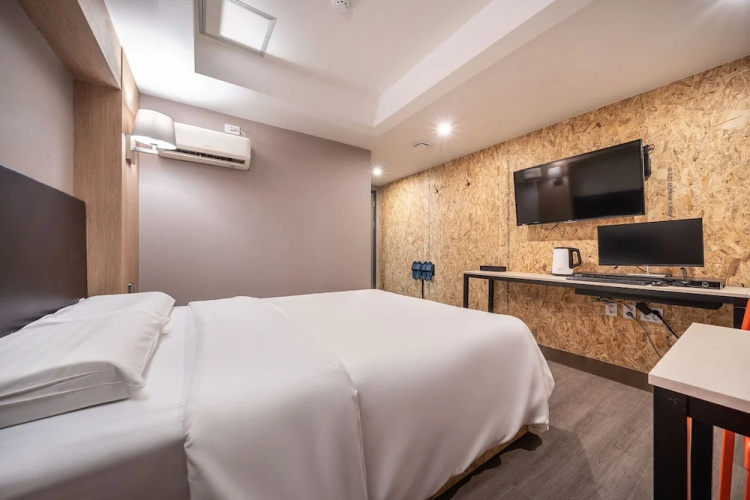 26 Hotel