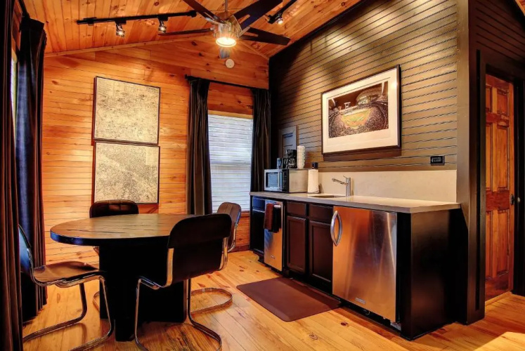 The Hideout RR 6954