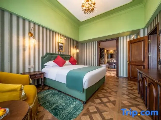 Double Suite