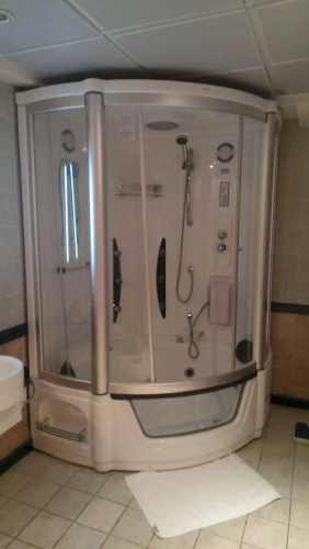 Avail Grand Hotel & Suites