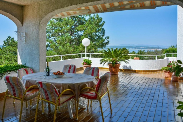 3 Bedrooms Luxury Apartment