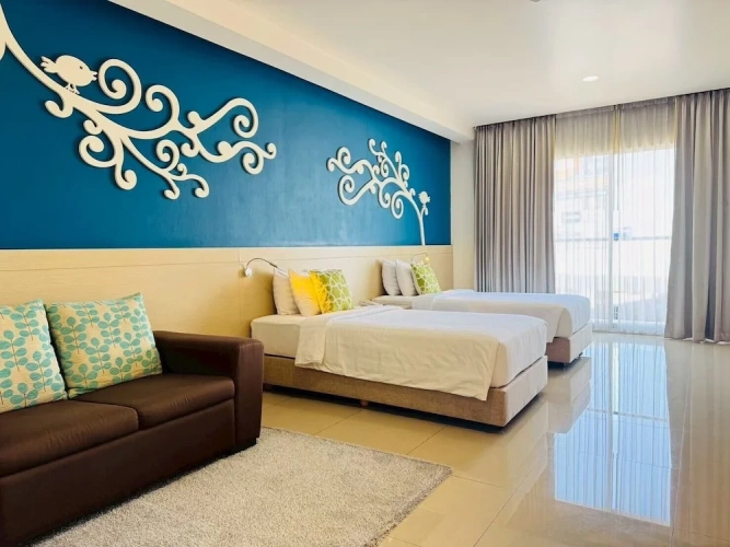 Premier Twin room with balcony