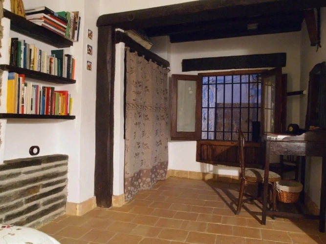 2 Bedrooms Cottage