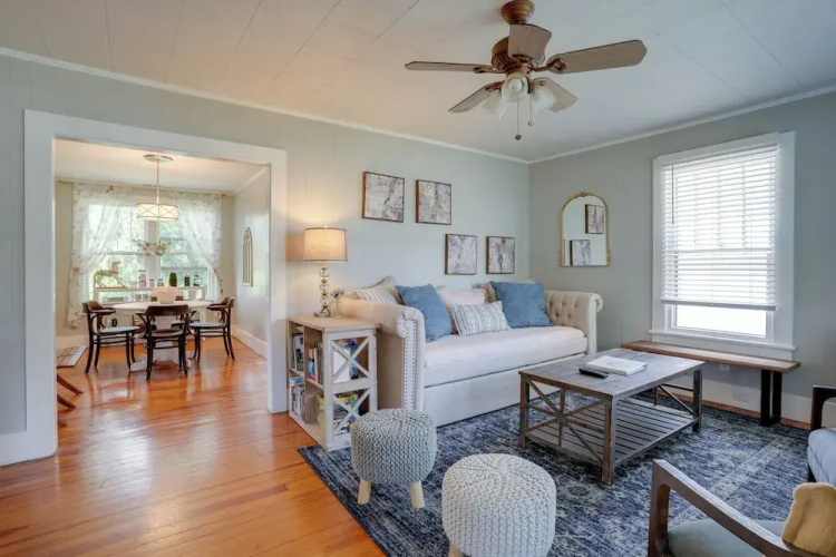 'carousel Cottage:' North Chattanooga Home!