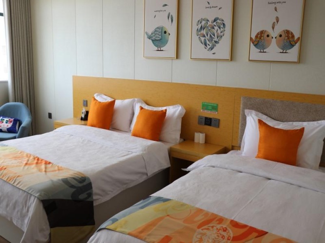 Standard Triple room