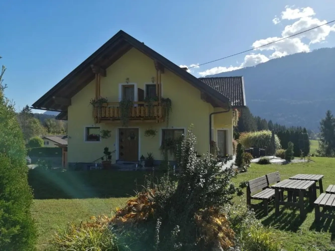 Apartment with mountain view