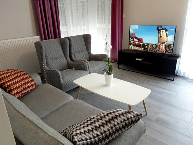 2 Bedrooms Apartment
