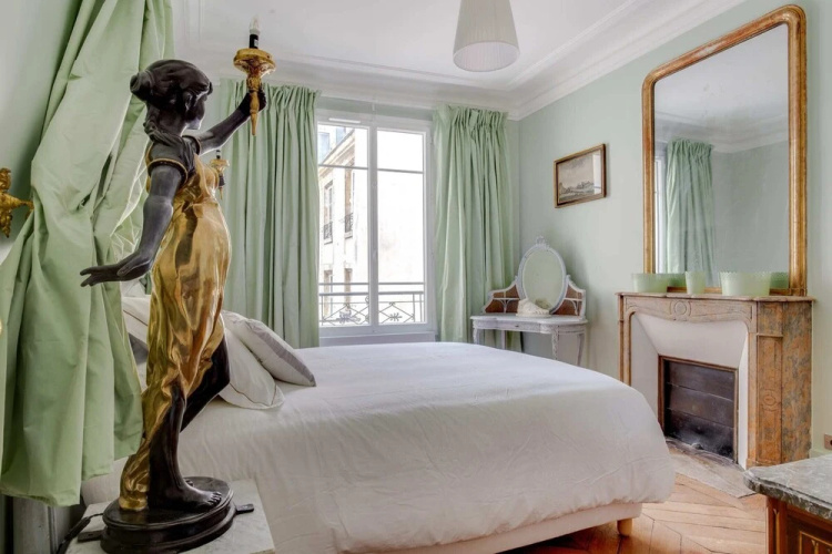 Superb Bright and Luxurious apt in Montogueil