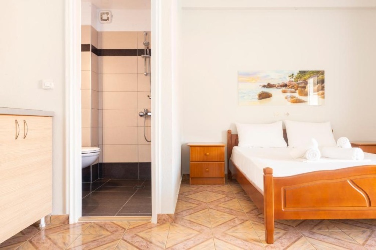 Standard Triple room with sea view