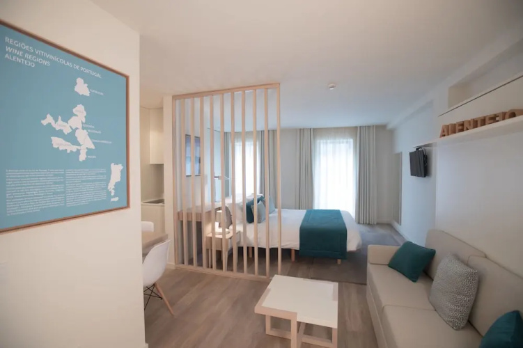 Almada Guesthouse