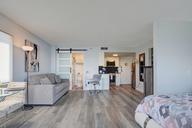 Luxury Double Studio with balcony and with lake view