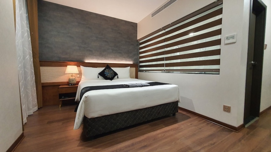 Premium Double room with city view