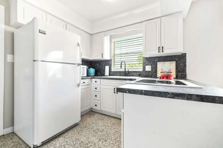 Sunny Side Up A Charming Retreat!