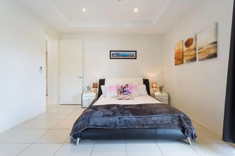 Cairns Beaches Home With Water View