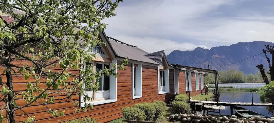 Queens Lake House