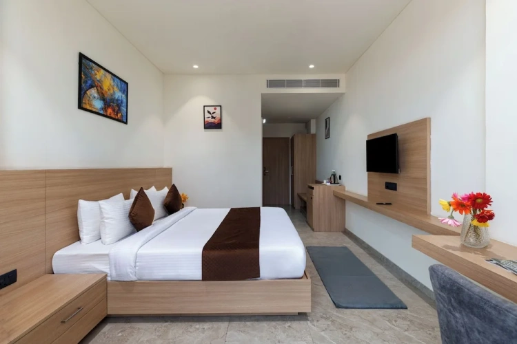 Standard Double room with city view