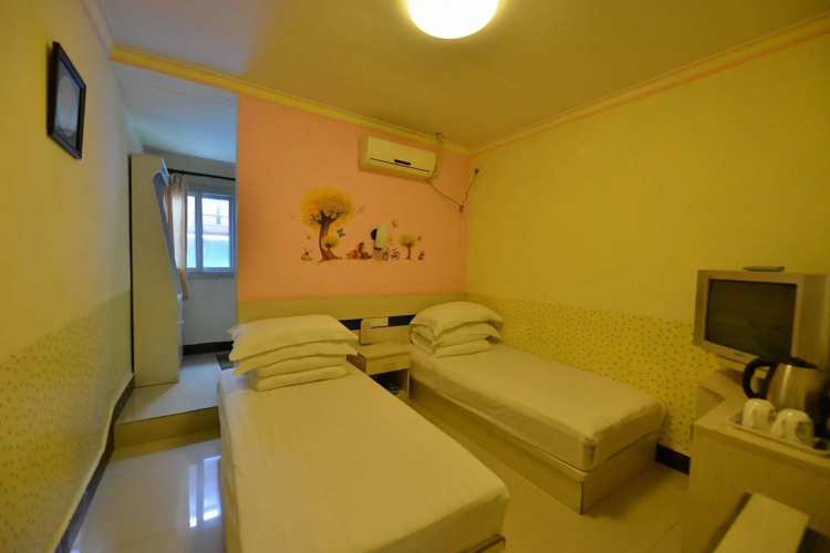 Happy Dragon Hostel