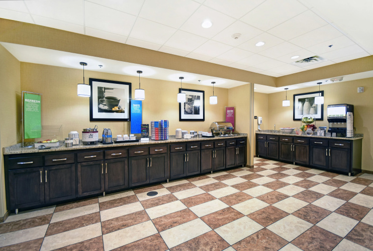 Hampton Inn & Suites Milwaukee/Franklin photo 27