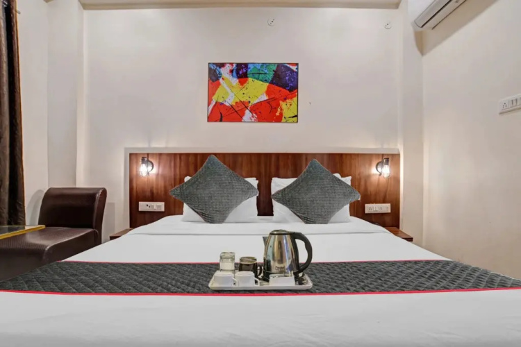 Townhouse 931 Hotel Benchmark