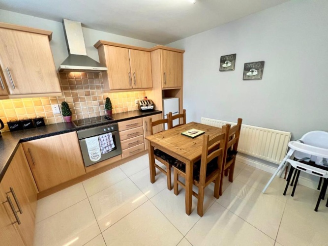 3 Bedrooms Apartment