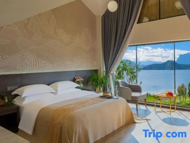 Family Suite with lake view