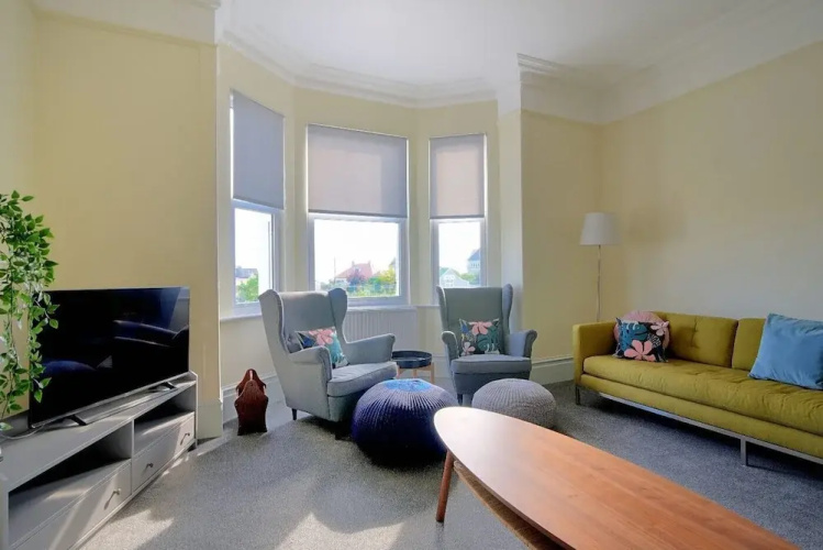 7 Seafield Road