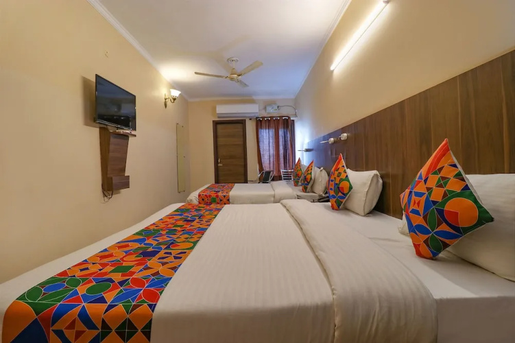 Fabhotel Golden Sunrise Inn