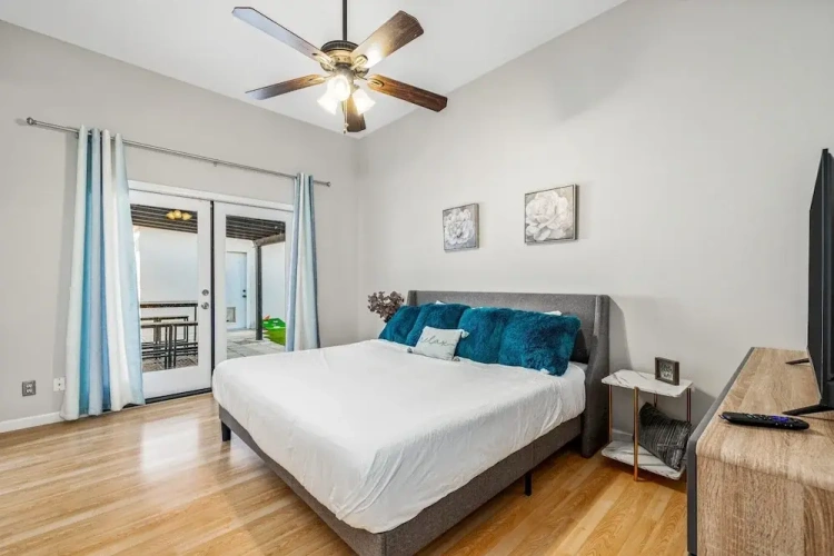 Deluxe Apartment