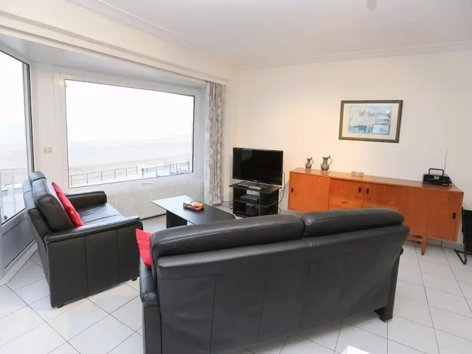 Apartment on Belgium Seawall, Central Location